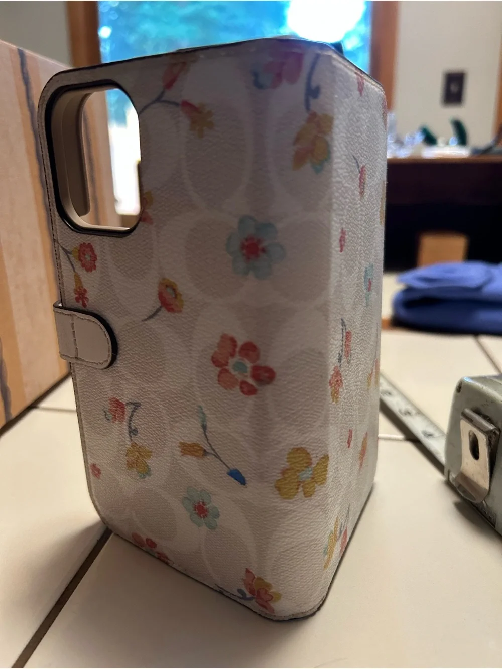 Coach White Floral Signature Wallet Phone Case iPhone 14